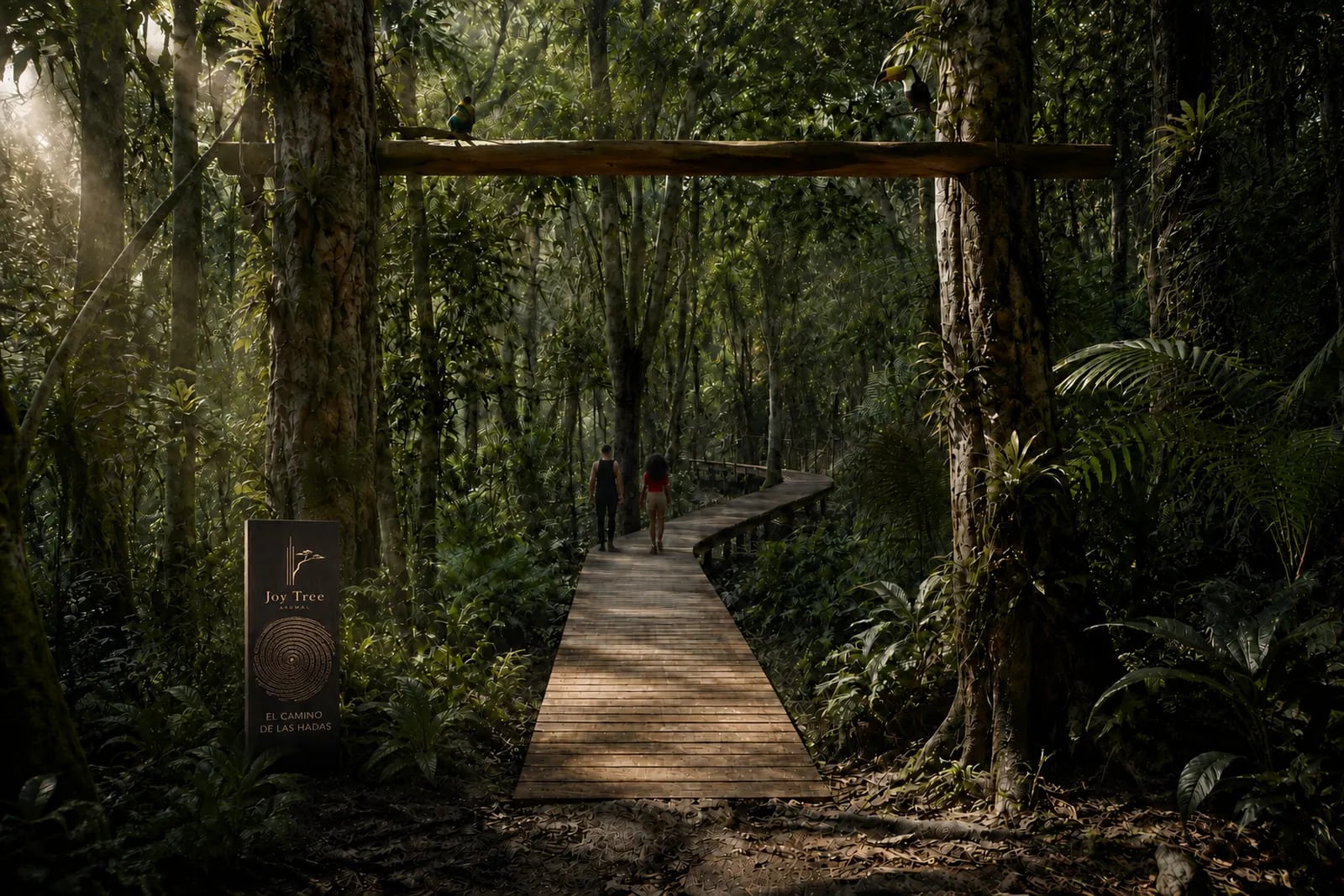 Andador de madera del Camino de las Hadas entre árboles altos